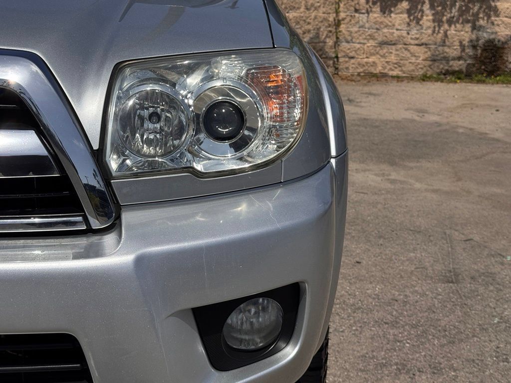 Used 2007 Toyota 4Runner SR5 AWD/4WD image 8