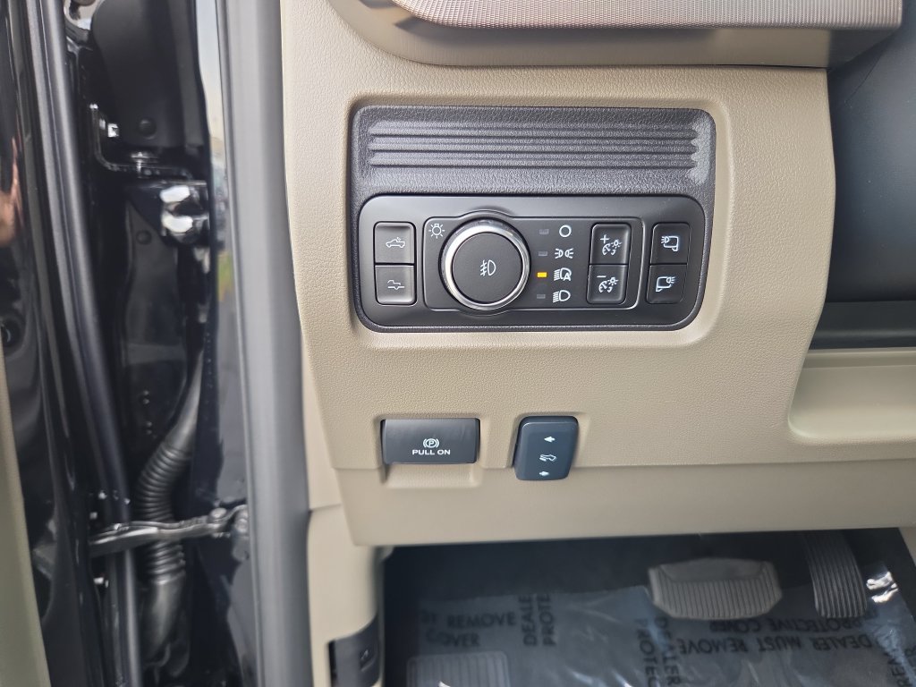 New 2027 Ford F250 Platinum w/ Platinum Plus Package AWD/4WD image 37