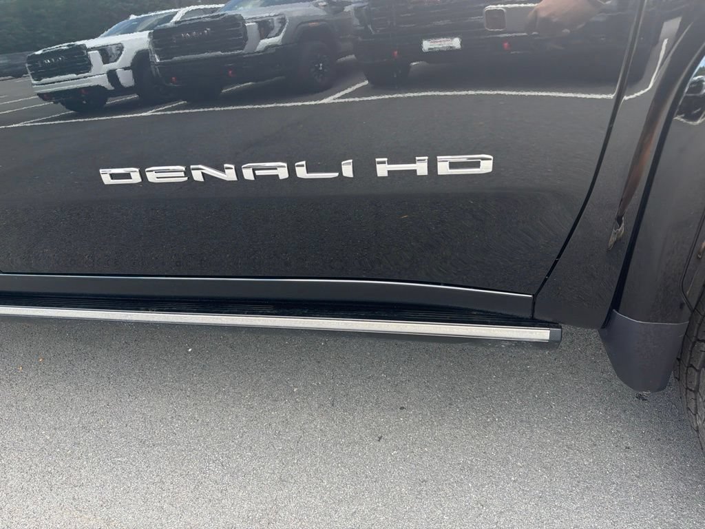 New 2026 GMC Sierra 2500 Denali Ultimate AWD/4WD image 9