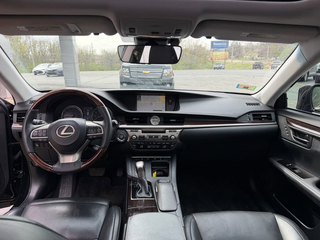 Used 2018 Lexus ES 350 w/ Ultra Luxury Package image 12