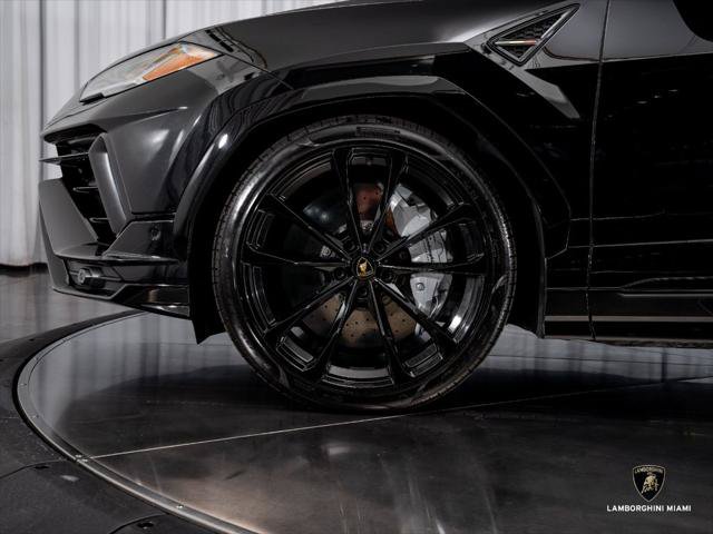 Used 2024 Lamborghini Urus S AWD/4WD image 12