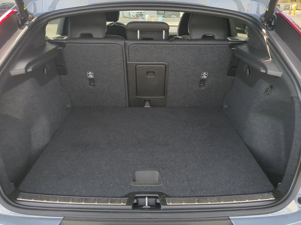 Used 2023 Volvo C40 Recharge Core image 21