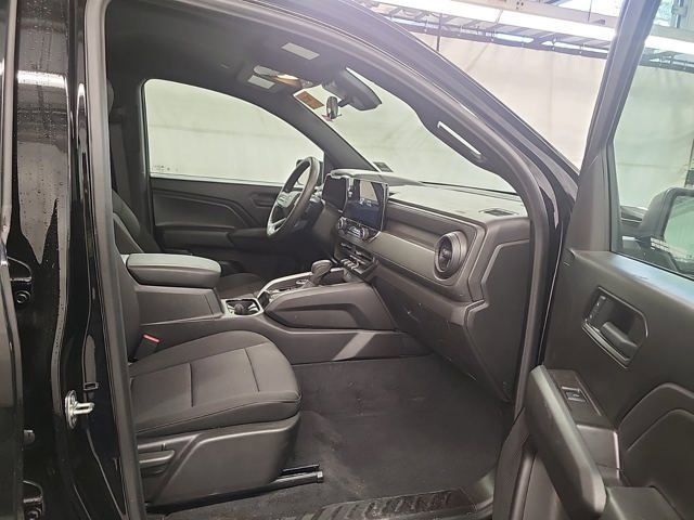 Used 2024 Chevrolet Colorado Trail Boss w/ Advanced Trailering Package image 9