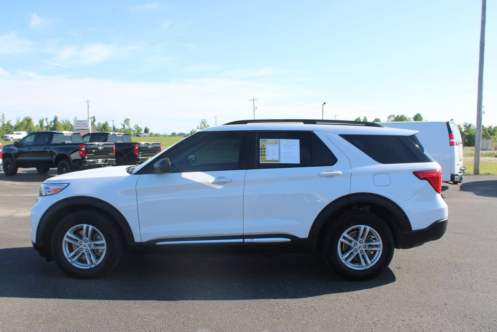 Used 2023 Ford Explorer XLT w/ Equipment Group 202A AWD/4WD image 6