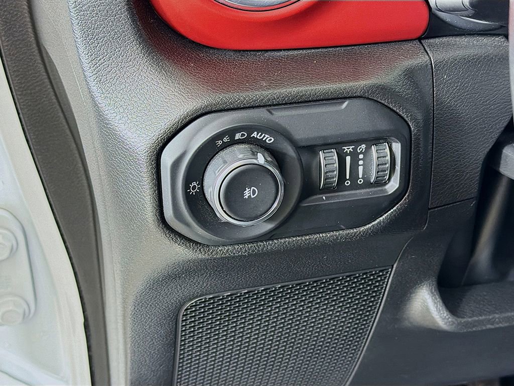 Used 2022 Jeep Wrangler Unlimited Rubicon w/ Cold Weather Group image 28