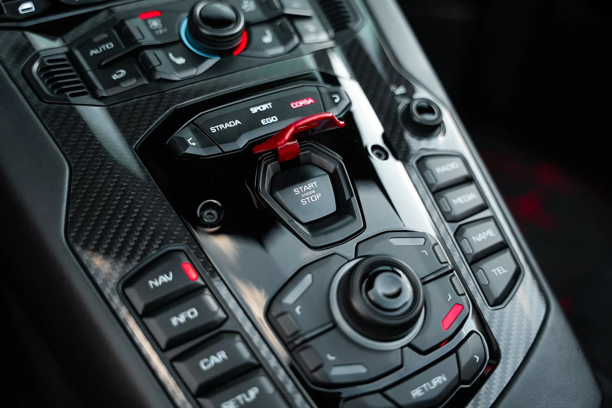 Used 2021 Lamborghini Aventador SVJ AWD/4WD image 19
