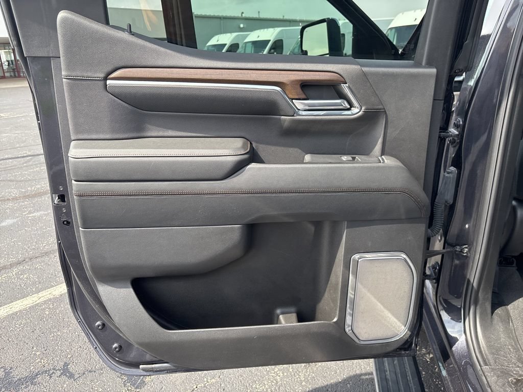 Used 2024 Chevrolet Silverado 1500 High Country w/ High Country Premium Package AWD/4WD image 20