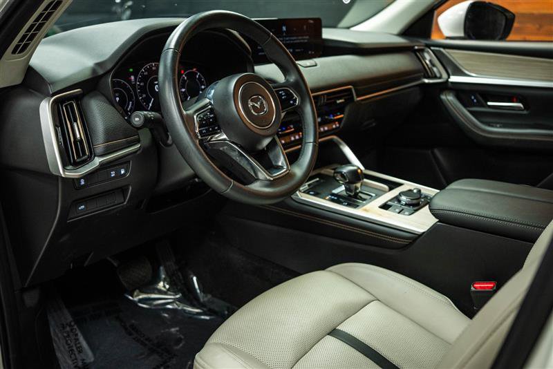 Used 2024 MAZDA CX-90 Plug-In Hybrid w/ Preferred image 9