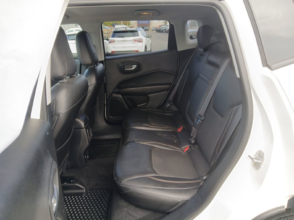 Used 2018 Jeep Compass Latitude w/ Cold Weather Group AWD/4WD image 24