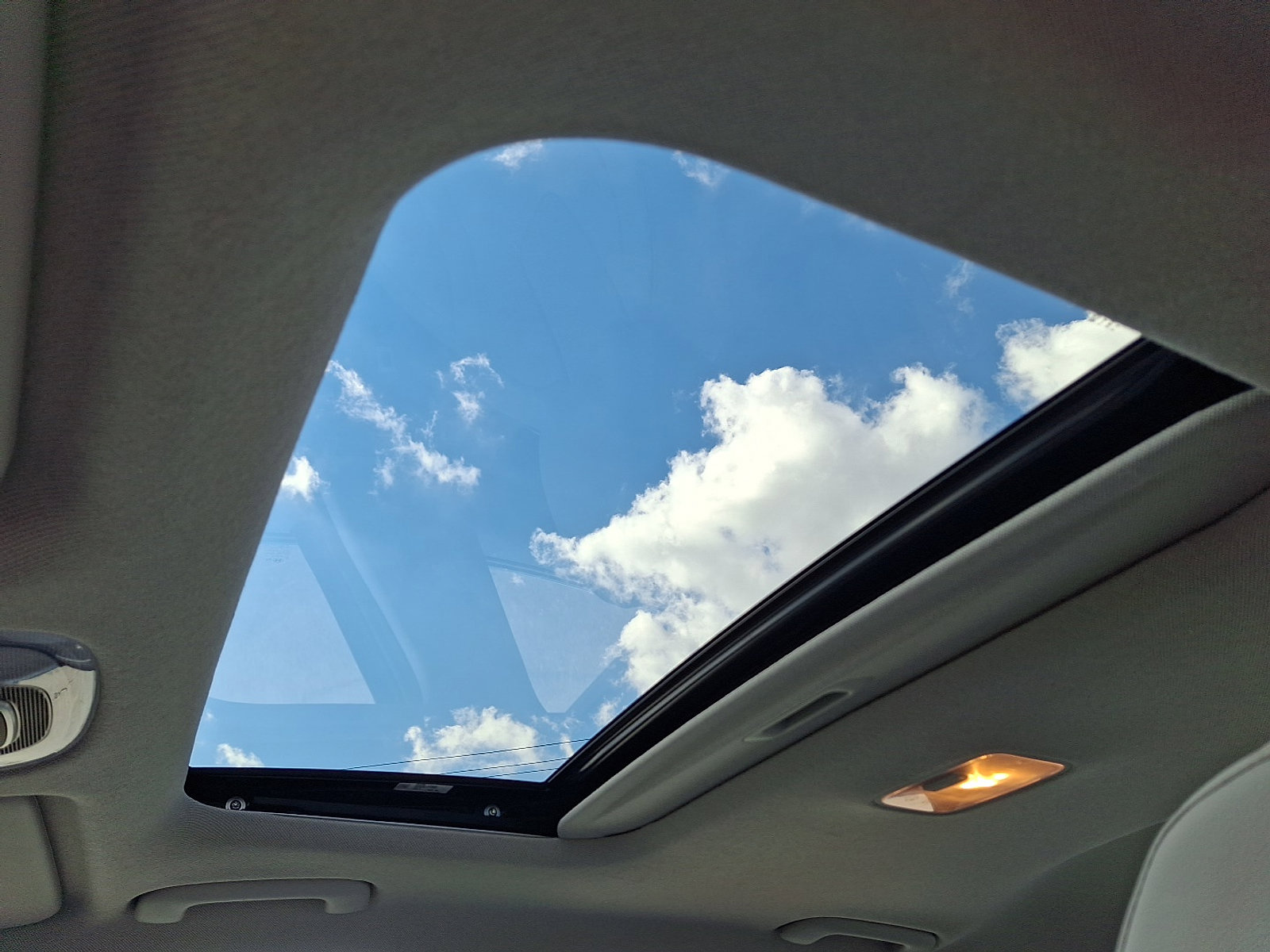 Certified 2023 Hyundai Elantra Limited image 21