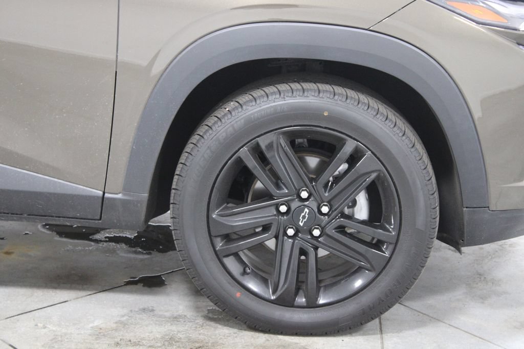 Used 2024 Chevrolet Trax ACTIV w/ Sunroof Package FWD image 12