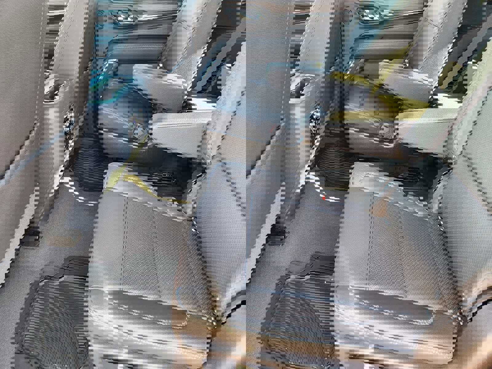 Used 2021 GMC Yukon Denali w/ Denali Premium Package image 11