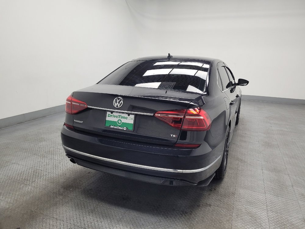 Used 2017 Volkswagen Passat 1.8T R-Line FWD image 7