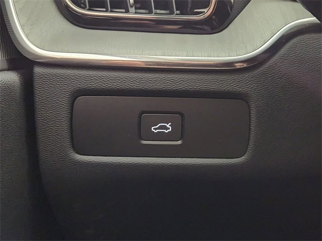 New 2025 Volvo XC60 B5 Plus w/ Climate Package image 22