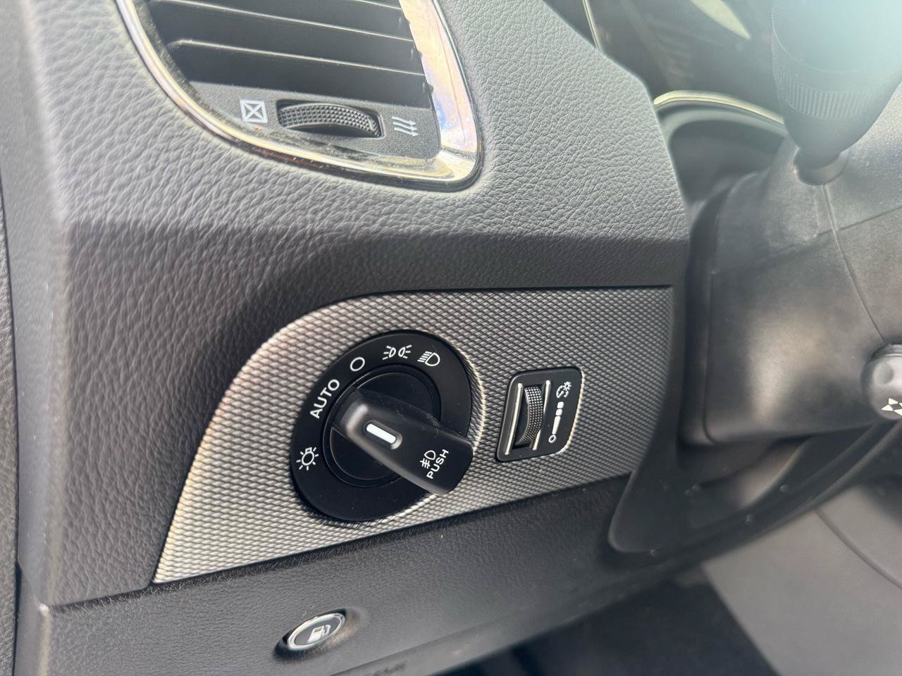 Used 2019 Dodge Durango R/T w/ Blacktop Package AWD/4WD image 46