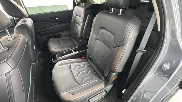 New 2026 Nissan Pathfinder Platinum image 12