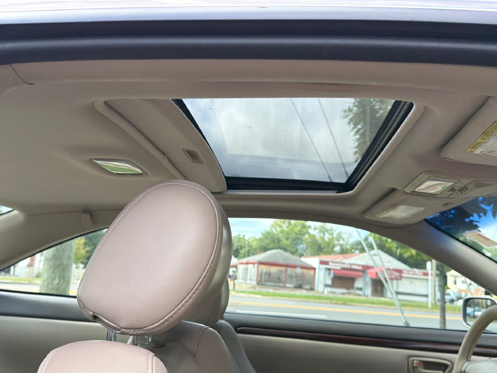 Used 1999 Toyota Solara SLE w/ Sport Pkg FWD image 9
