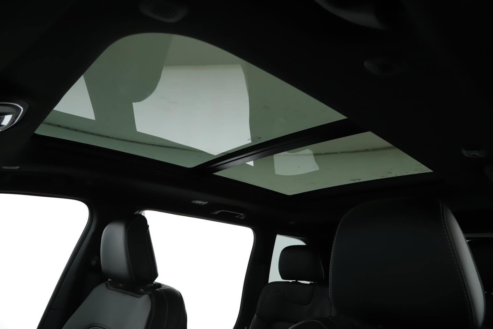 New 2026 Jeep Grand Cherokee Limited w/ Limited Altitude Package image 14