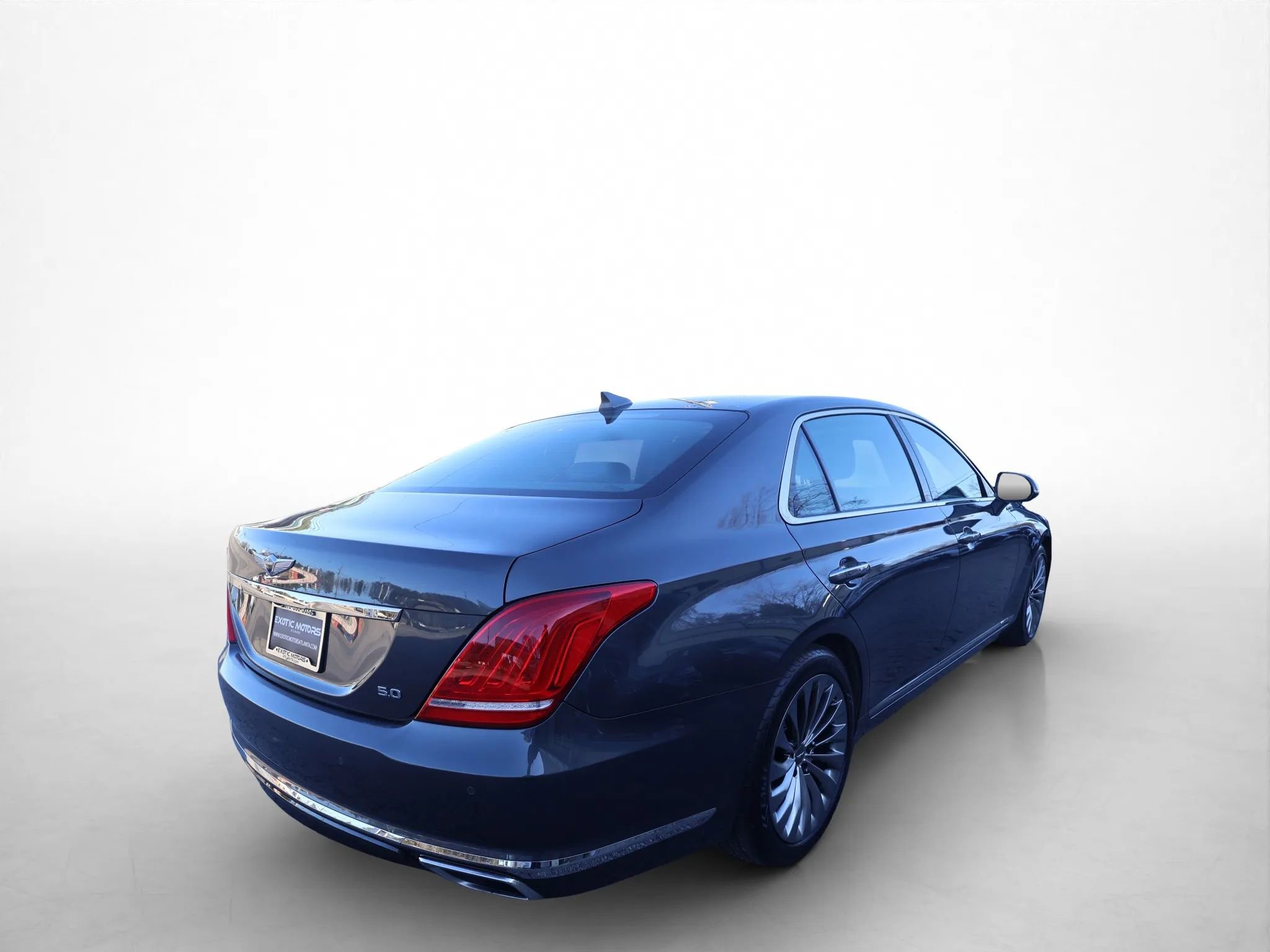 Used 2018 Genesis G90 5.0 Ultimate image 5