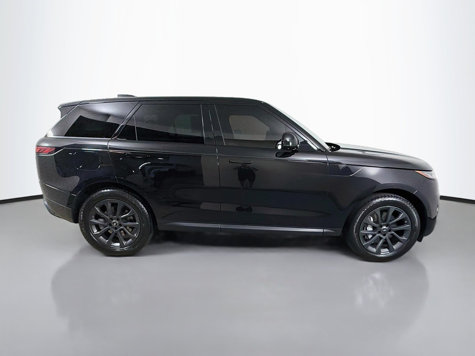 Used 2024 Land Rover Range Rover Sport SE AWD/4WD image 6