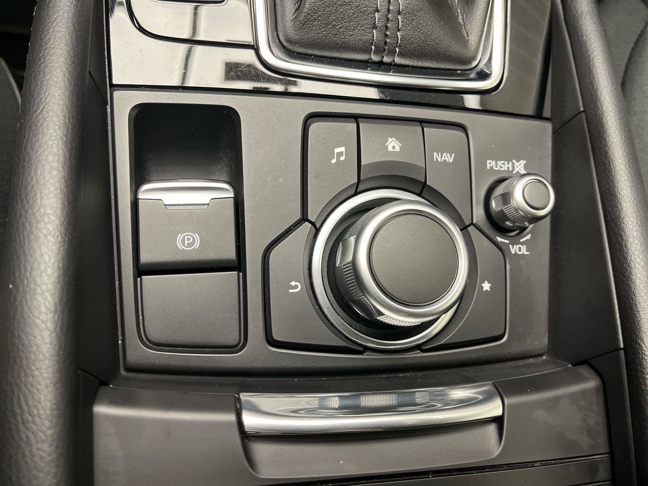 Used 2017 MAZDA MAZDA3 Sport FWD image 14