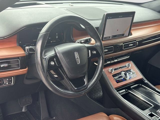 Used 2020 Lincoln Aviator Reserve w/ Equipment Group 202A image 12