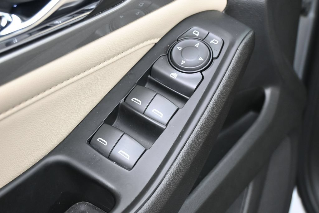 Used 2023 Chevrolet Traverse LS FWD image 13