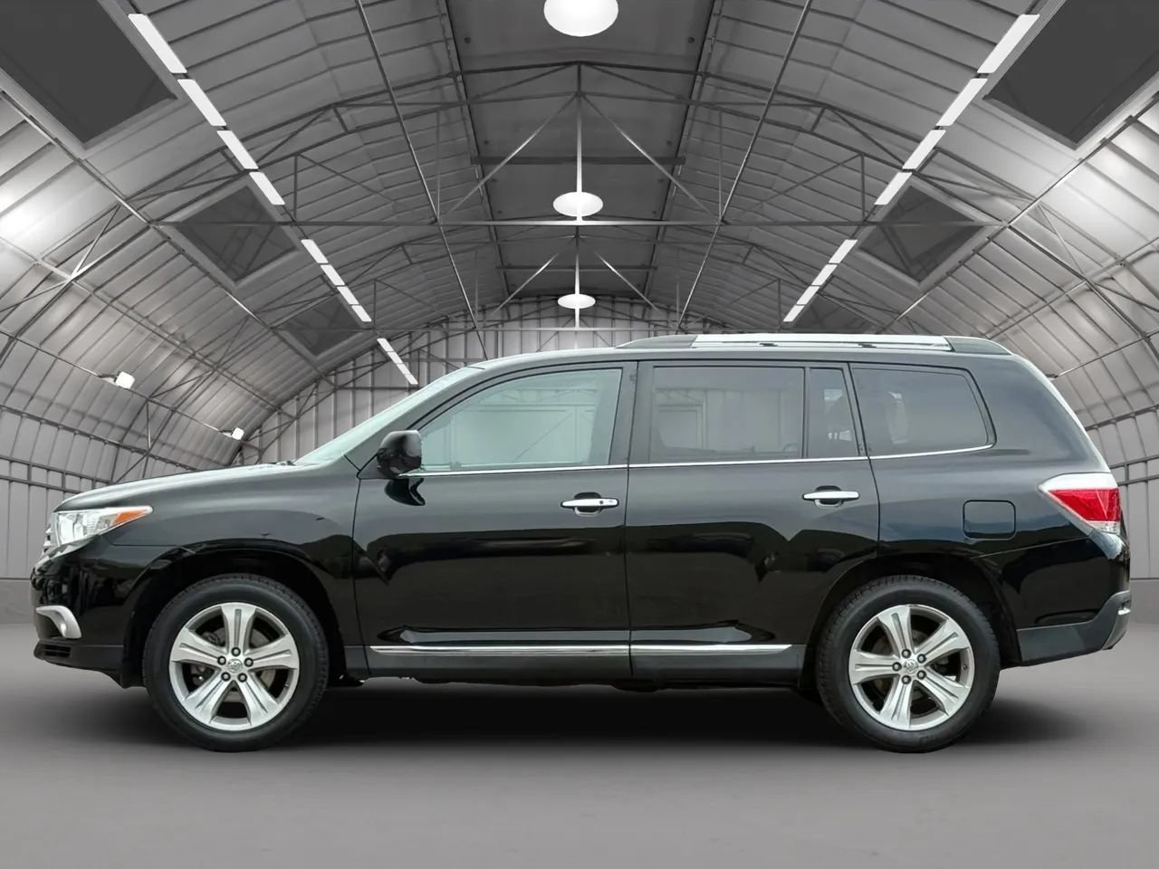 Used 2013 Toyota Highlander Limited AWD/4WD image 4