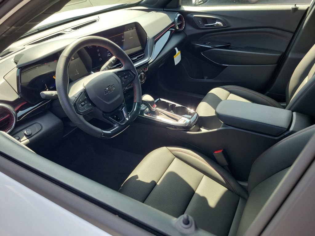 New 2026 Chevrolet Trax RS w/ Driver Confidence Package FWD image 3