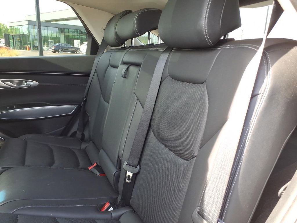 Used 2023 Genesis GV70 2.5T w/ Select Package image 12