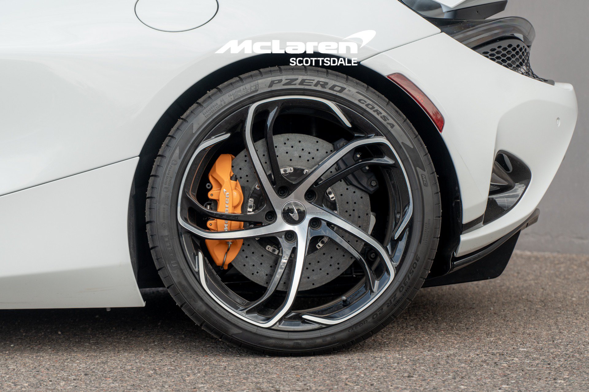 Used 2026 McLaren 750S Spider RWD image 29
