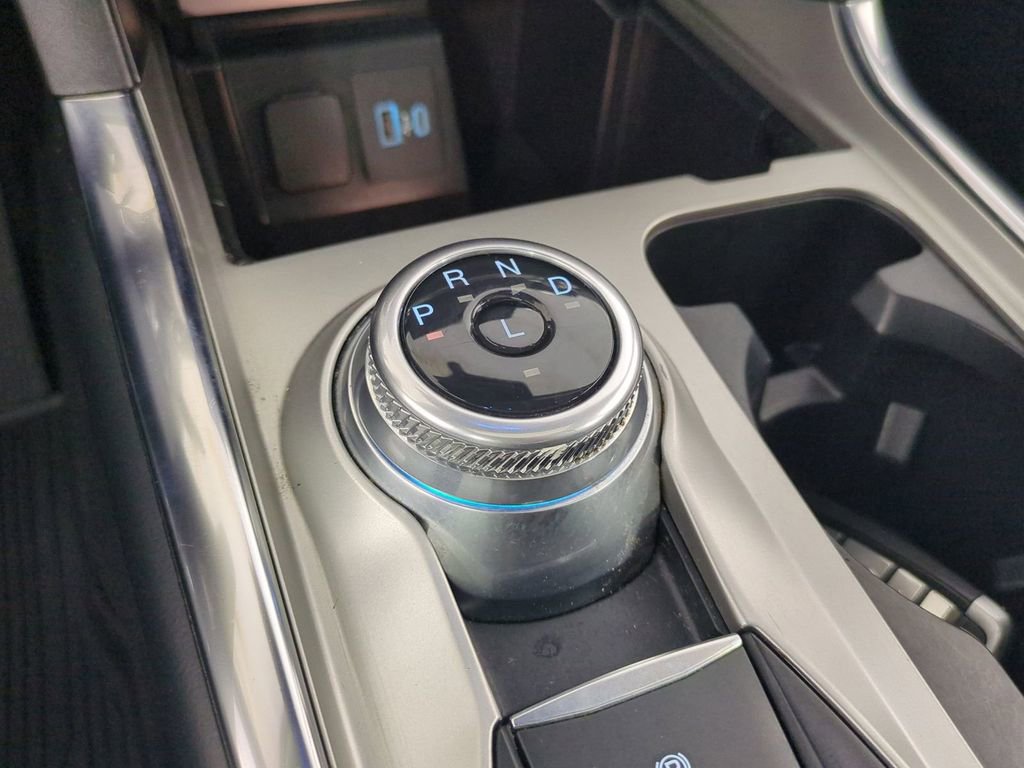 Used 2022 Ford Explorer XLT w/ Equipment Group 202A image 23