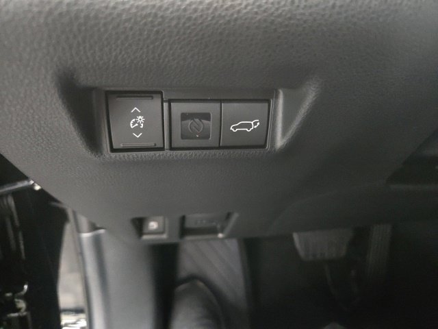 New 2026 Toyota RAV4 XSE AWD/4WD image 30