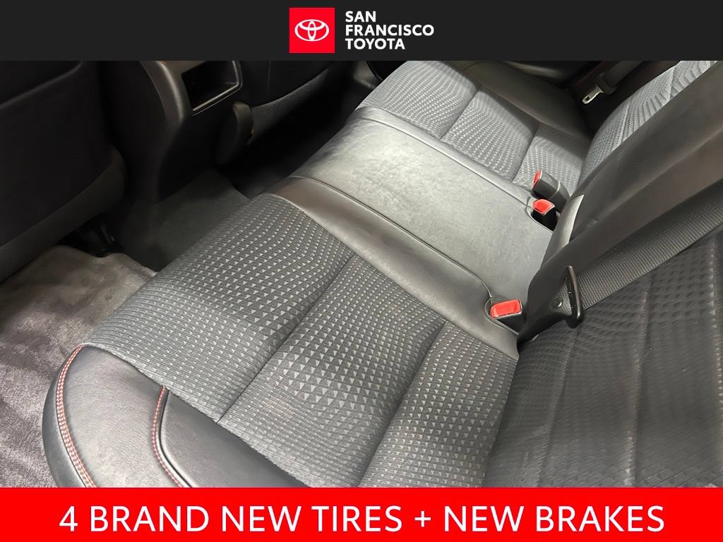 Used 2015 Toyota Camry SE FWD image 16