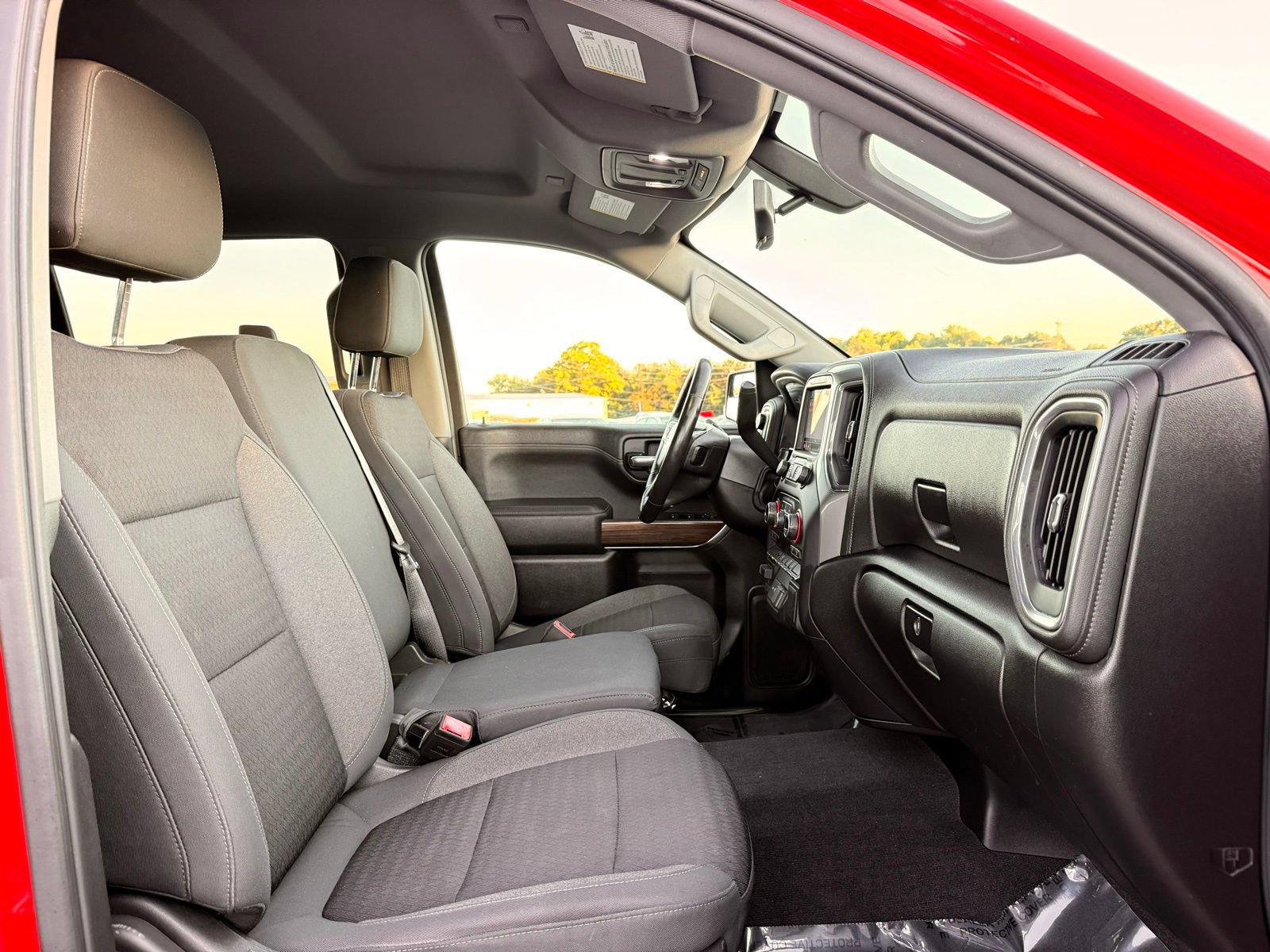Used 2019 Chevrolet Silverado 1500 LT w/ All-Star Edition AWD/4WD image 26