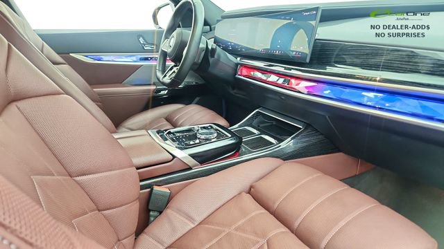 Used 2025 BMW i7 eDrive50 w/ M Sport Package RWD image 21