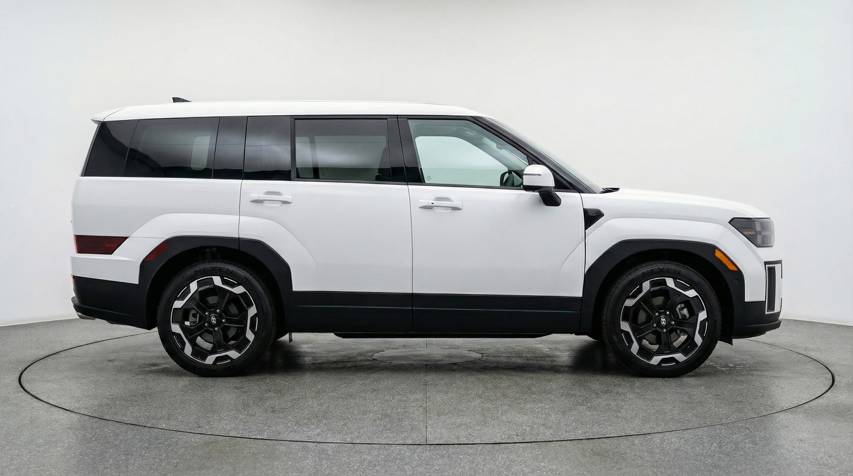 Used 2025 Hyundai Santa Fe SEL image 11