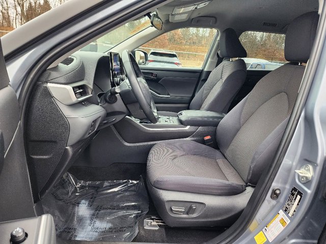 Used 2023 Toyota Highlander LE image 21