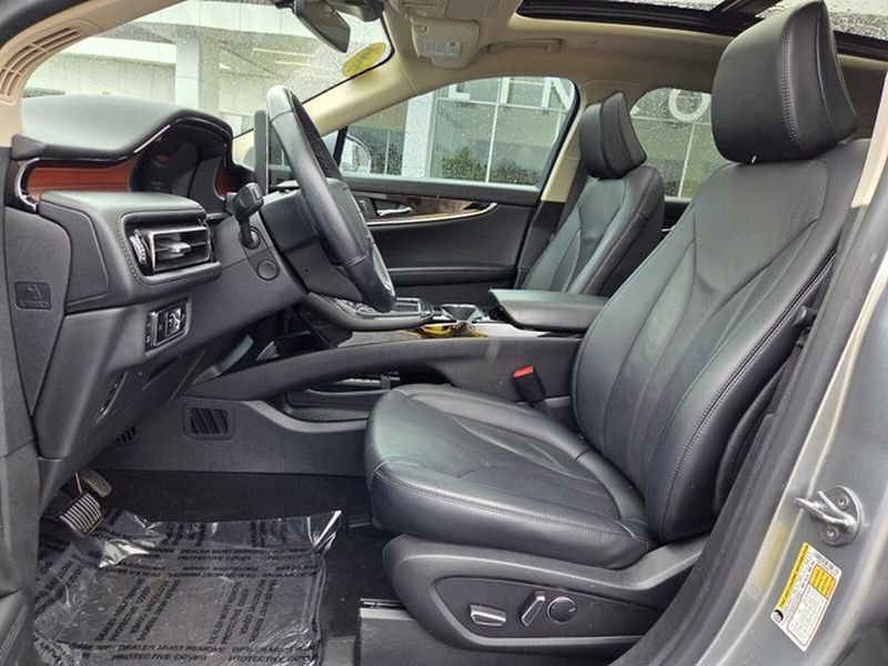 Used 2023 Lincoln Nautilus Reserve FWD image 10