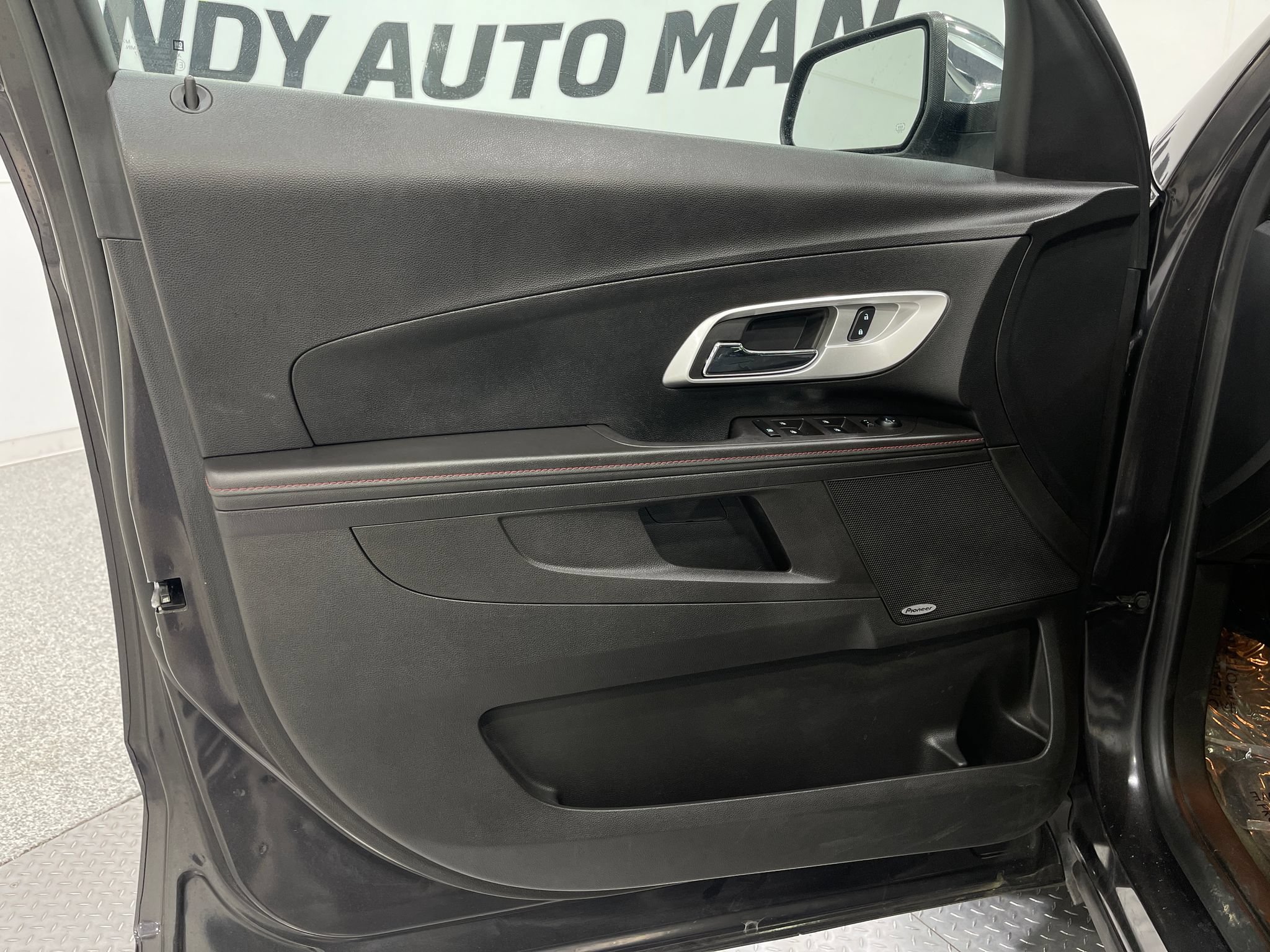 Used 2015 Chevrolet Equinox LTZ AWD/4WD image 14
