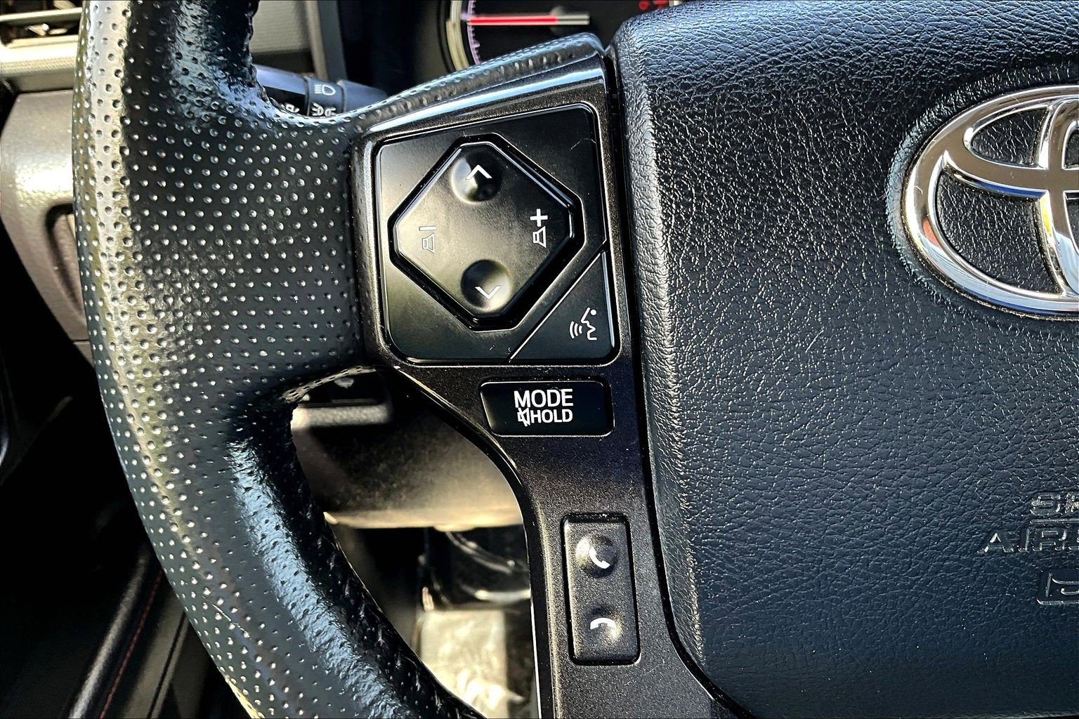 Used 2024 Toyota 4Runner TRD Off-Road Premium image 17