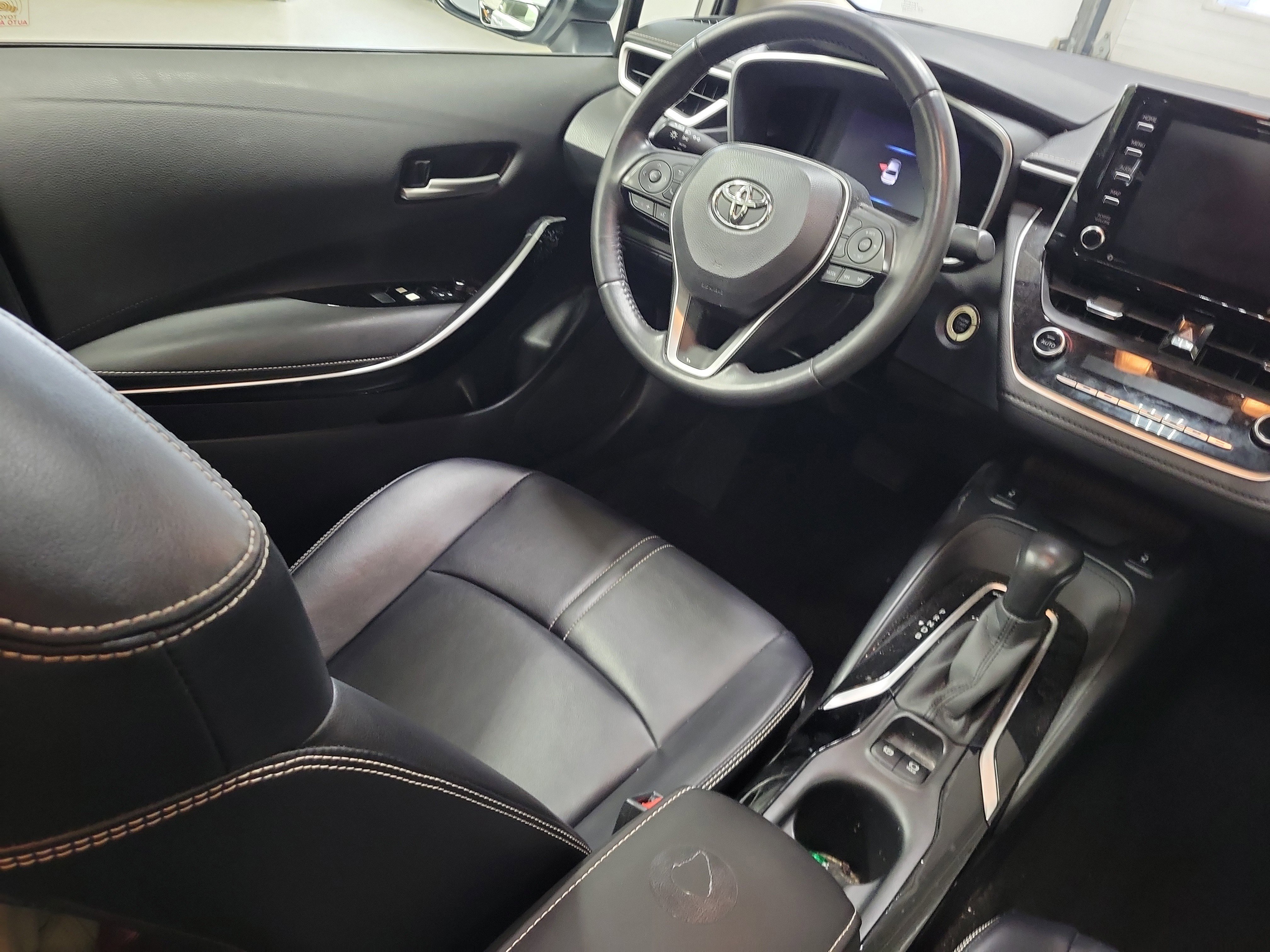 Used 2020 Toyota Corolla XLE image 17