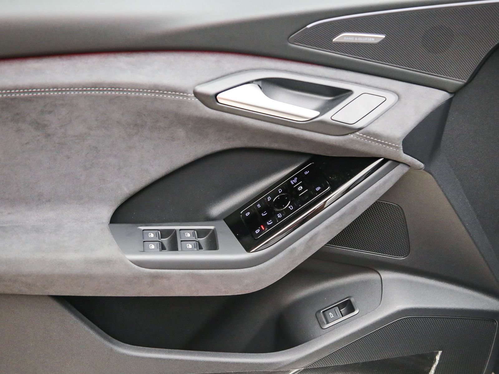 New 2027 Audi SQ6 e-tron Premium Plus AWD/4WD image 25