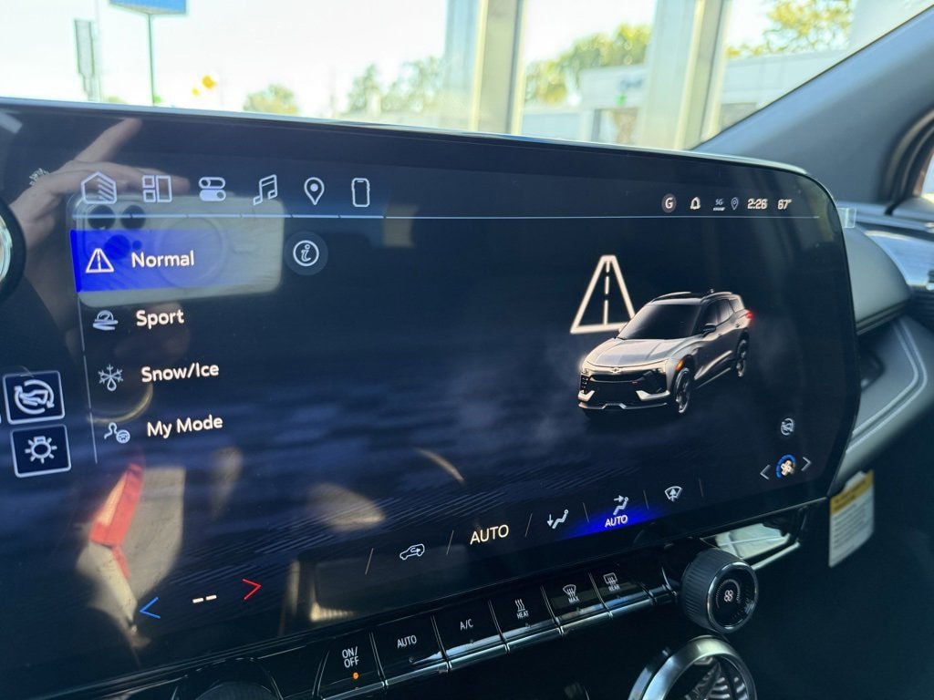 New 2026 Chevrolet Blazer EV LT w/ LPO, Blackout Package FWD image 25