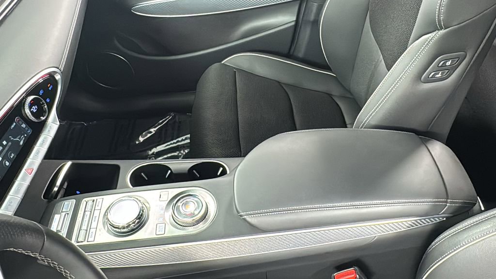 Used 2025 Genesis GV70 3.5T Sport image 35