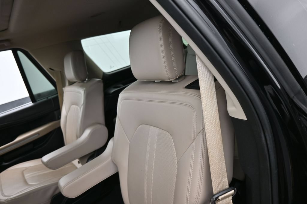 Used 2024 Ford Expedition Limited RWD image 34