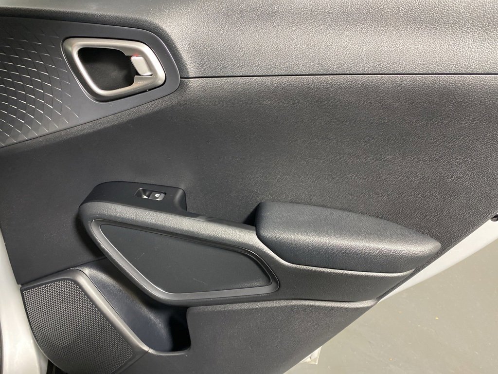 Used 2021 Kia Soul S image 30
