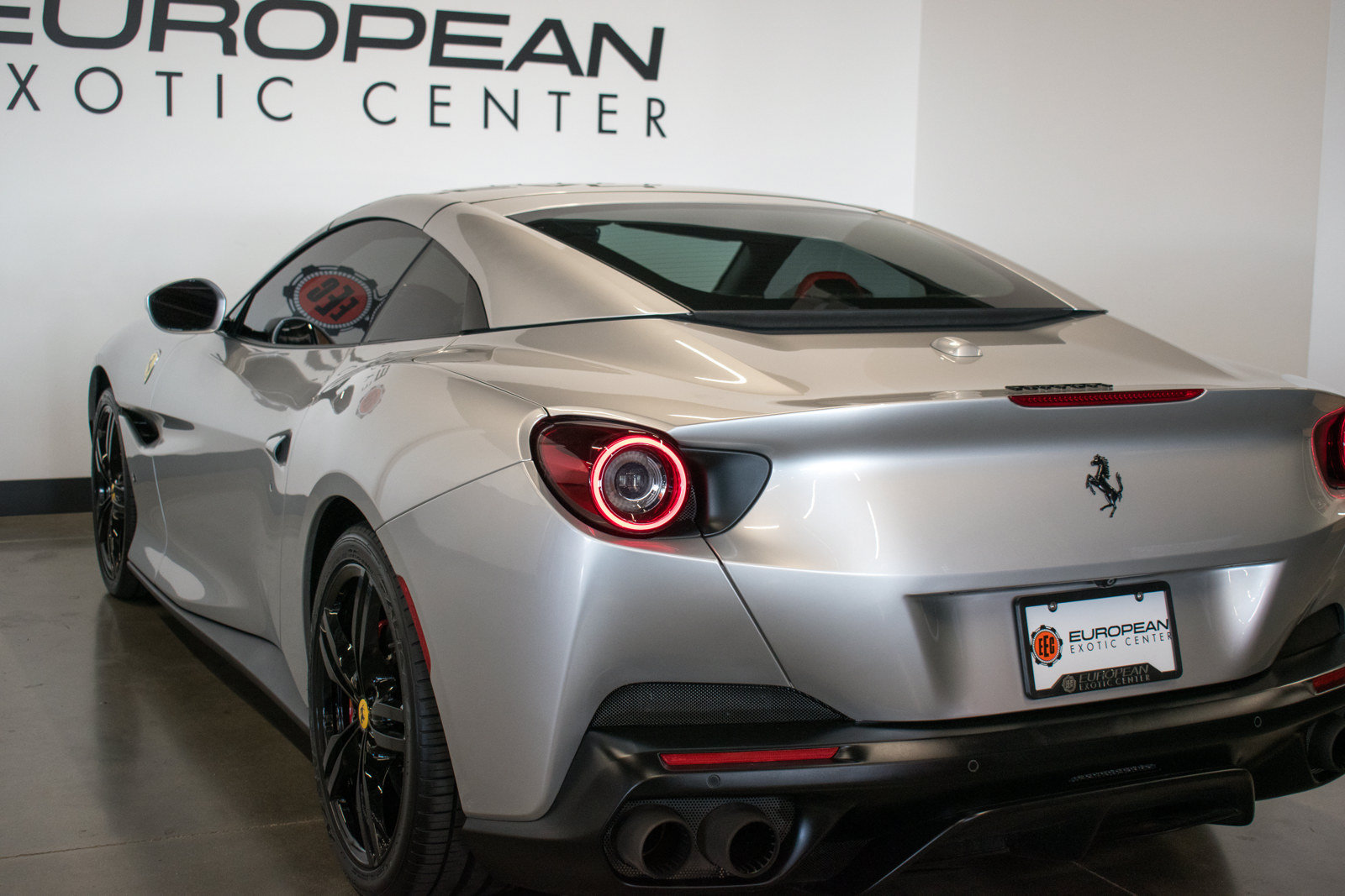 Used 2019 Ferrari Portofino RWD image 34