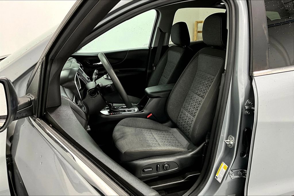 Used 2023 Chevrolet Equinox LT image 32
