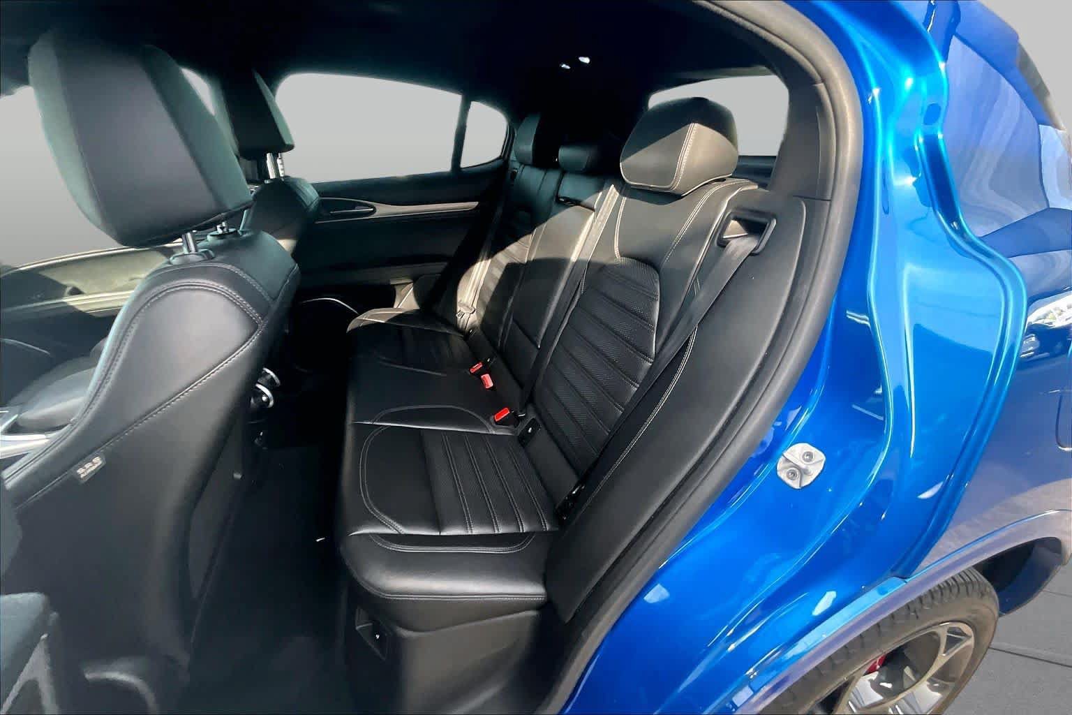 Used 2022 Alfa Romeo Stelvio Veloce AWD/4WD image 21